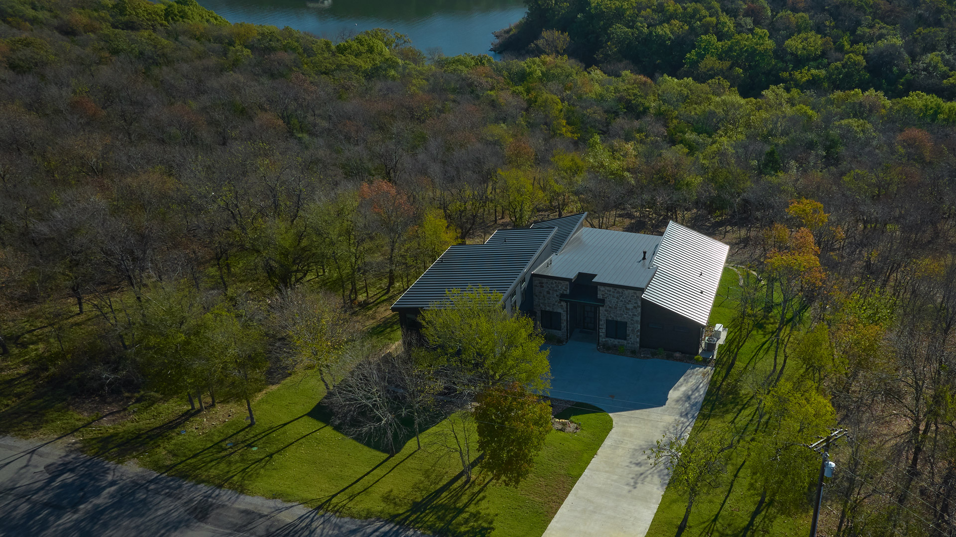 Custom Lake House Builders