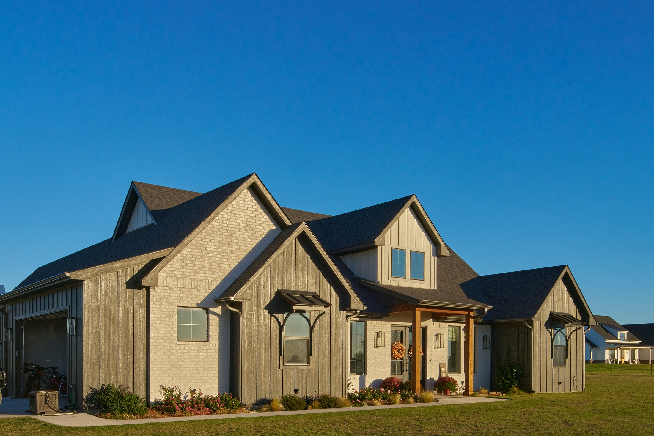 Bright and Custom Retreat at Lake Texoma